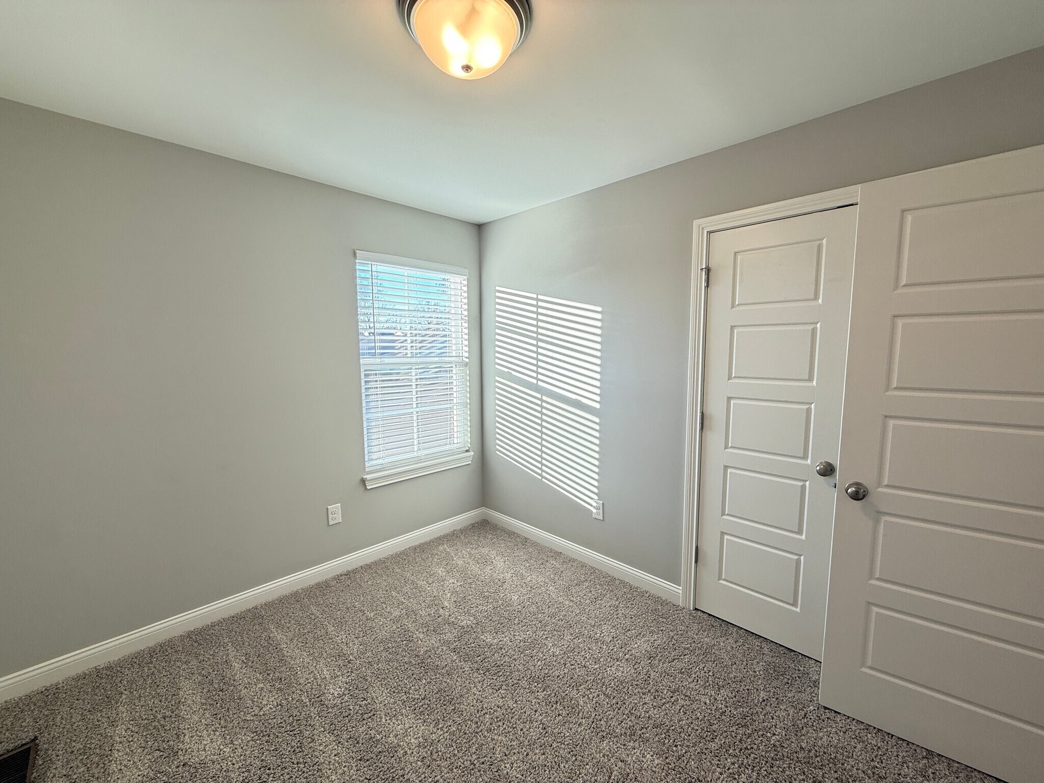 Building Photo - 3920 Dunbar Ave