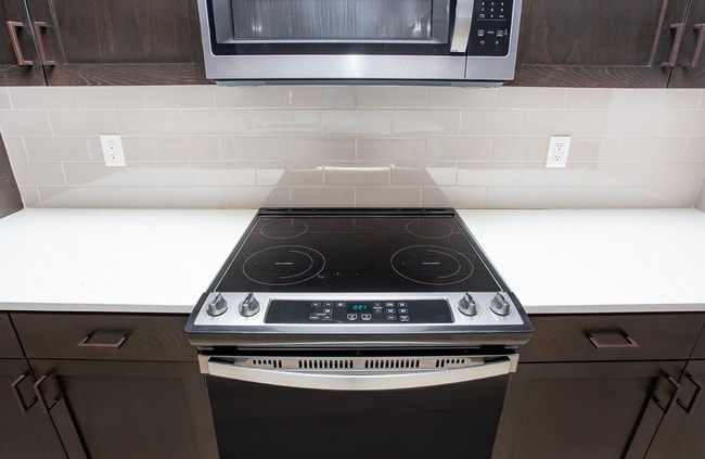 Building Photo - BRAND NEW- One Story- 1/2 off First Month's Rent!