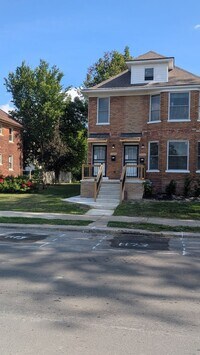 Building Photo - Newly Renovated Two-Bedroom