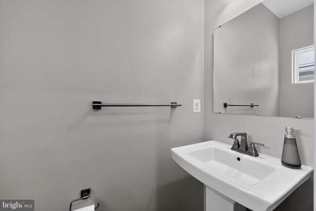 Building Photo - 2642 Skeeter Ct