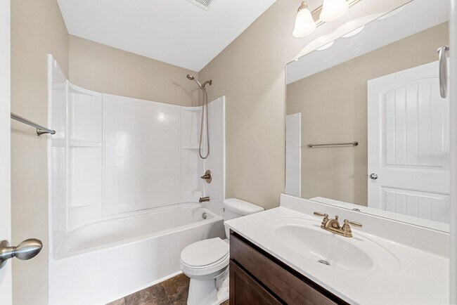 Building Photo - Two Bedroom in Governor's Crossing!