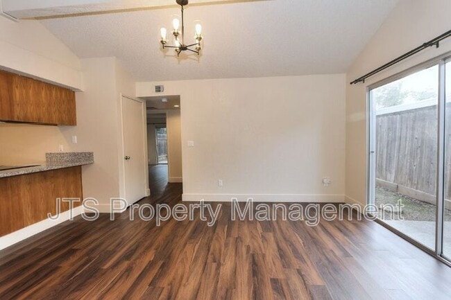 Building Photo - 8128 Sunrise E Way