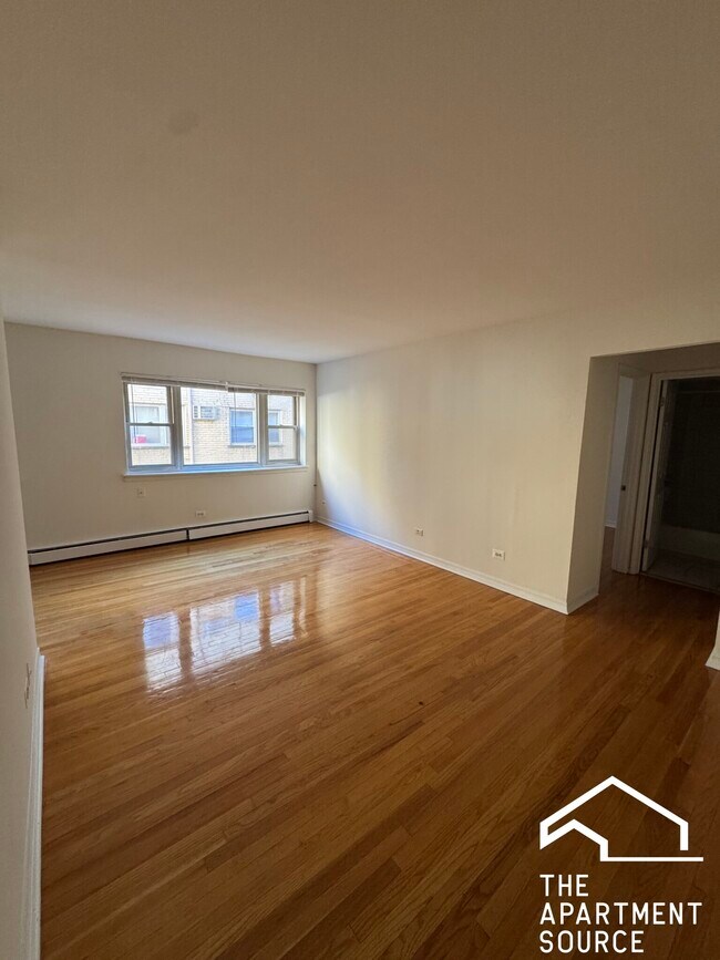 Building Photo - 6830 N Sheridan Rd