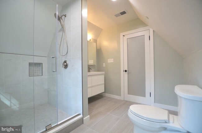 Building Photo - 4409 Beechwood Rd