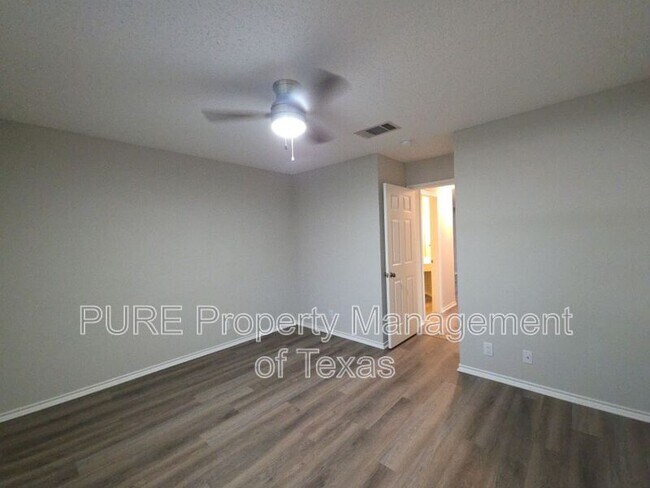 Building Photo - 1406 Bullhill Cove