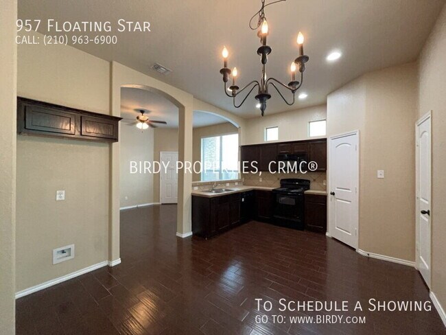 Building Photo - 957 Floating Star