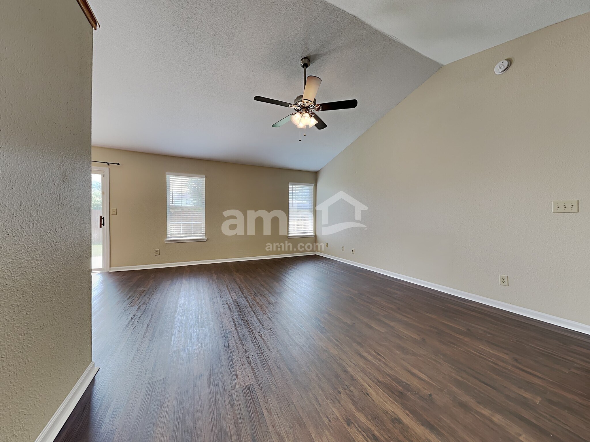 Building Photo - 5521 Bracken Cir