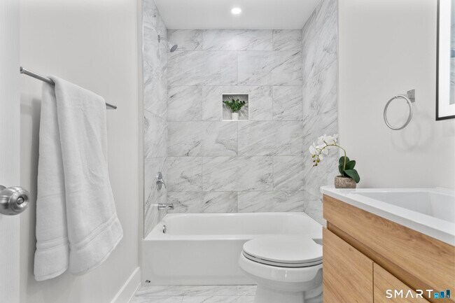 Building Photo - 54 Plaza Ave