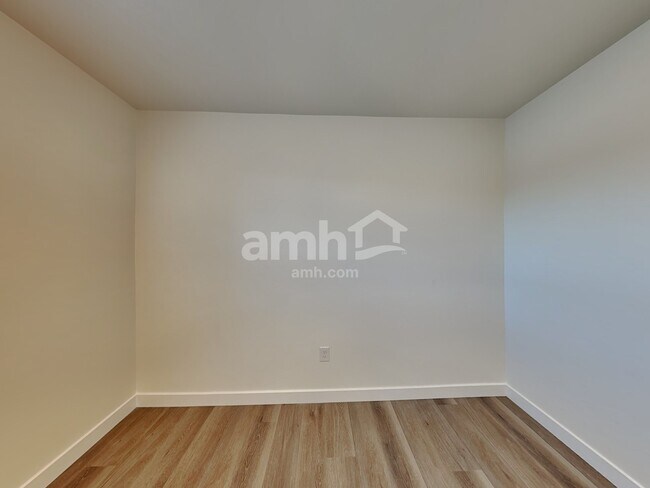 Building Photo - 6530 E Paseo Baranda