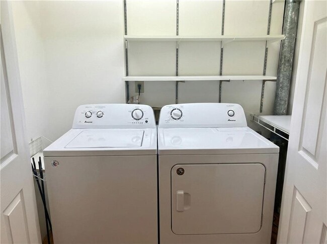 Building Photo - 1244 Keys Lake Dr NE