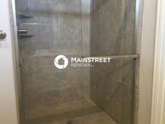 Building Photo - 4 Bedroom Pet-Friendly Home in Grain Valle...