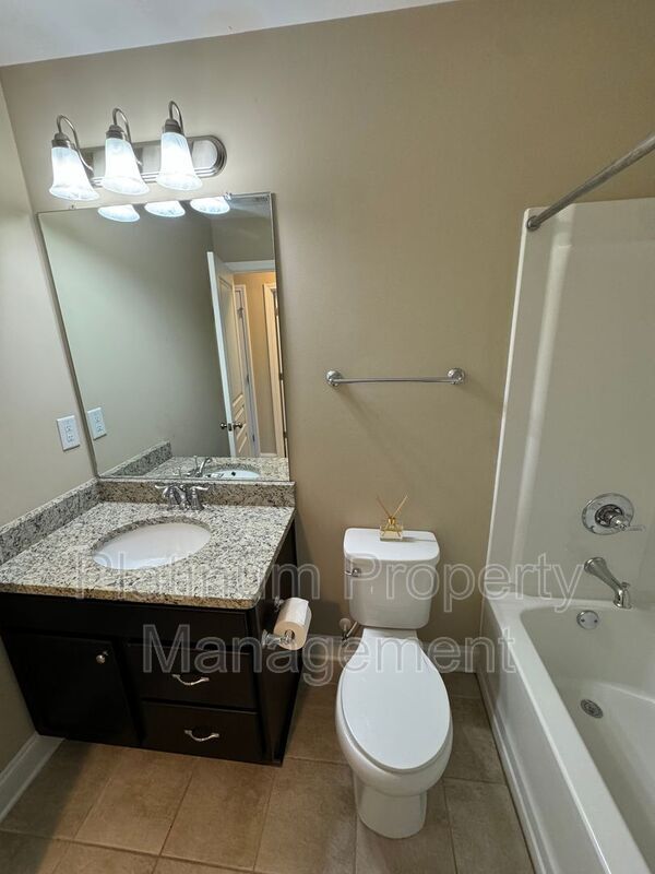 Building Photo - 2045 Birmingham Ct