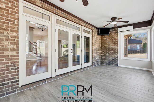 Building Photo - 129 Griffith Hill Way