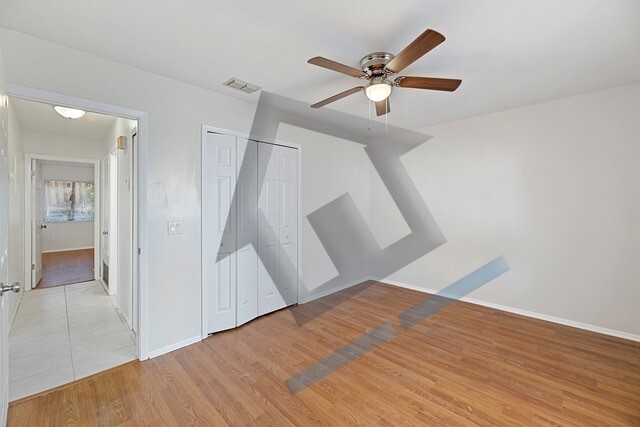 Building Photo - Spacious 2 bedroom 1.5 Bath Now Available - Pine Hills