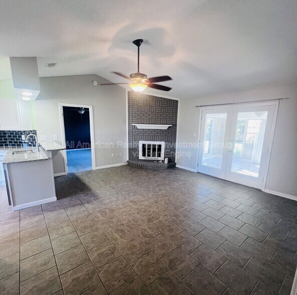 Building Photo - 2220 Kerra Ln