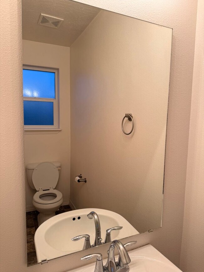 Building Photo - Home in the Landings