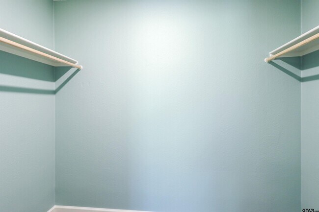 Building Photo - 1333 Montgomery Gardens