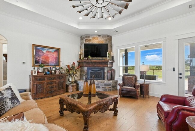 Building Photo - Stunning 5 bedroom horse property coming soon!