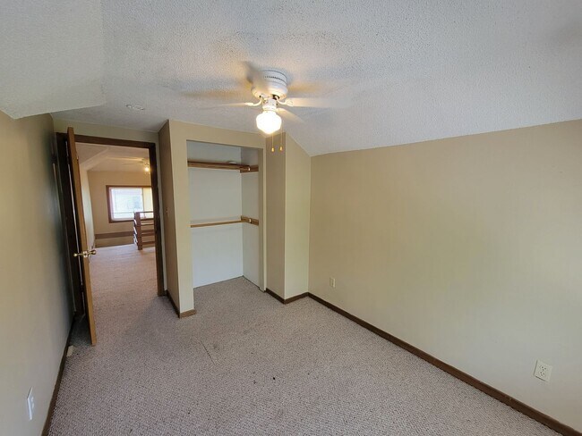 Building Photo - 604 W Seerley Blvd