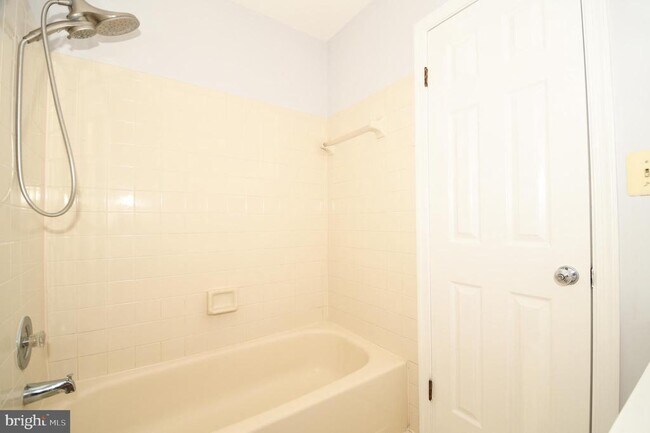 Building Photo - 601 N Tazewell St