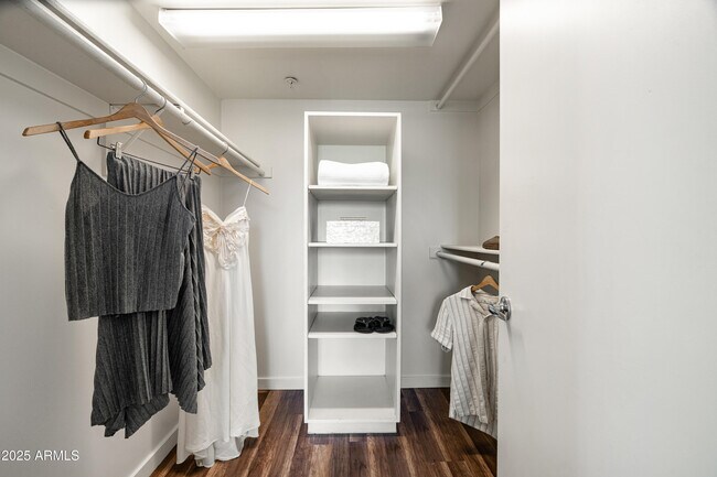 Building Photo - 1111 W University Dr