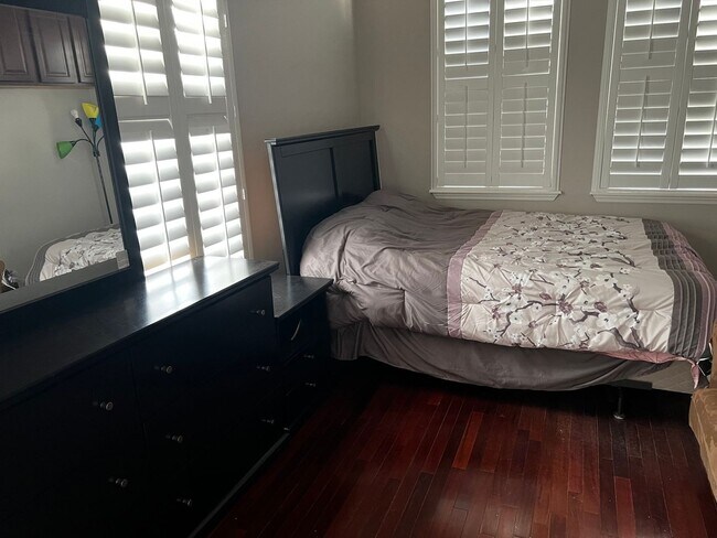 Building Photo - 6 Bedroom Single Family Home in Apollo Beach