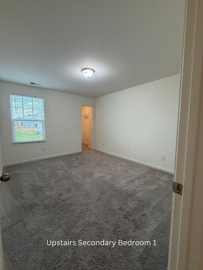 Building Photo - Spacious 5BR Home with Loft in Swim Community