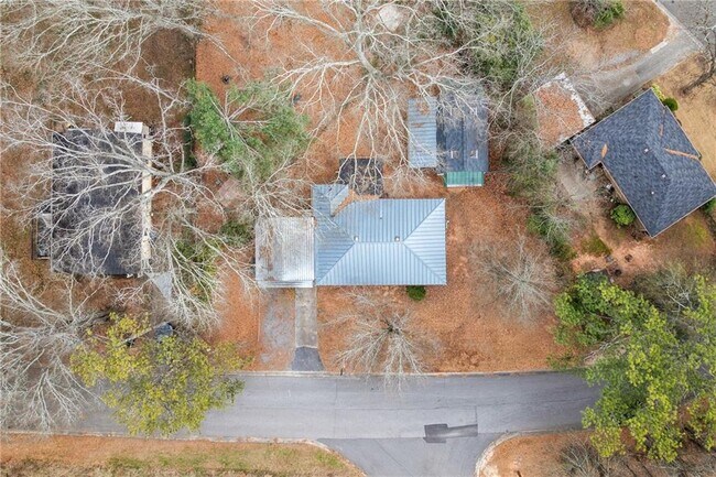 Building Photo - 681 Toliver St NE