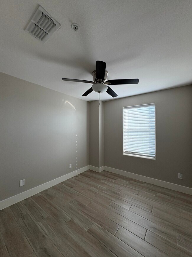 Building Photo - 8218 Casa Verde Rd