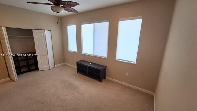 Building Photo - 111 SE 7th Ave