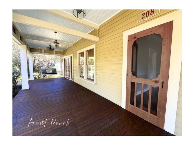 Building Photo - 208 Bartlett St