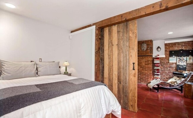 Building Photo - 1471 McAllister St