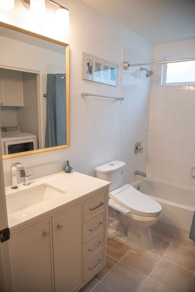 Building Photo - 20 Puukai Pl
