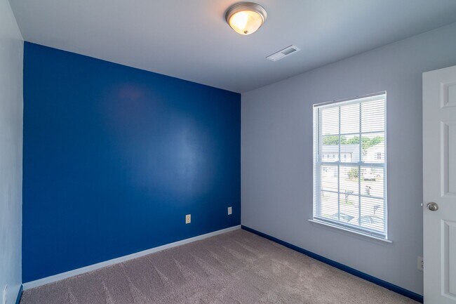 Building Photo - 1053 Brianna Way