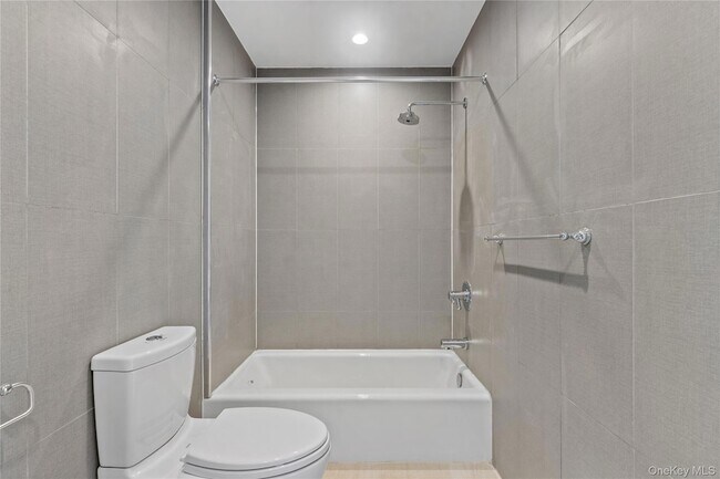 Building Photo - 109-09 15th Ave