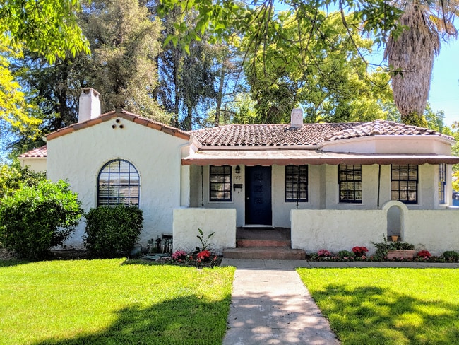 Primary Photo - 128 Palm Ave
