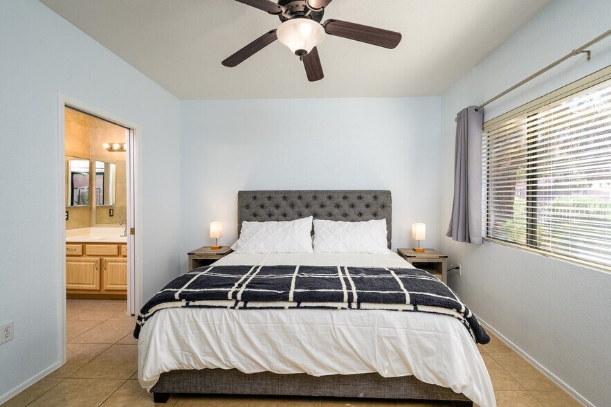 Building Photo - 9455 E Raintree Dr