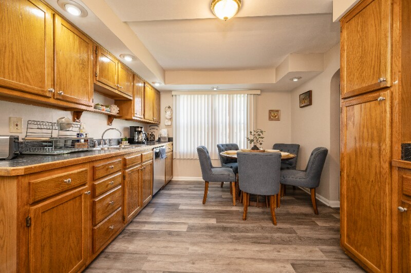 Building Photo - 3722 Bainbridge Rd