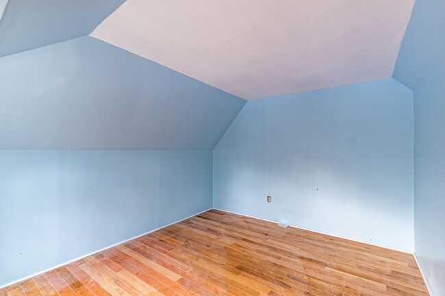 Building Photo - 83 Ridgeway Ave