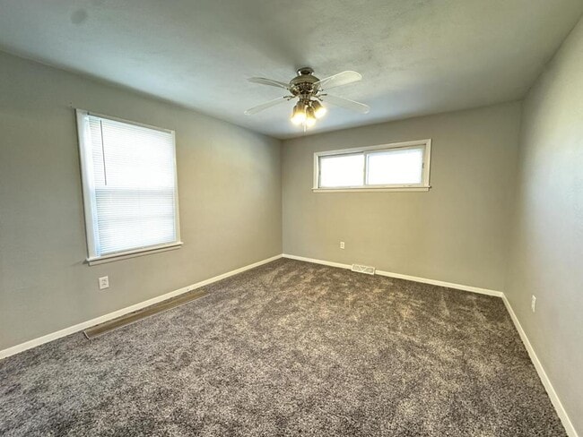 Building Photo - 1368 Spruce Ave