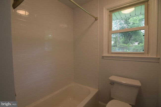 Building Photo - 217 Limestone Ln