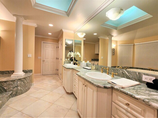 Building Photo - 25567 Willow Pond Ln
