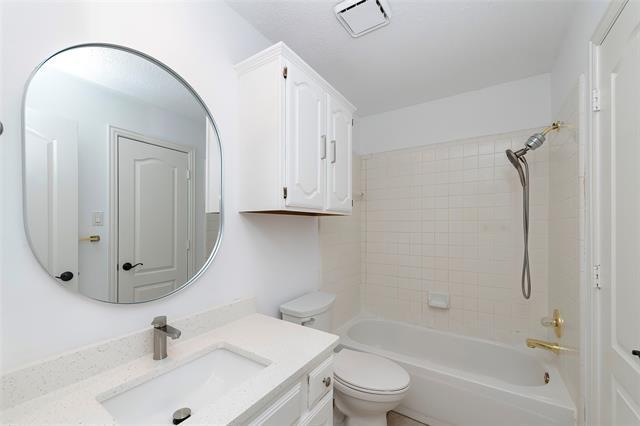 Building Photo - 7100 Oakbrook Dr