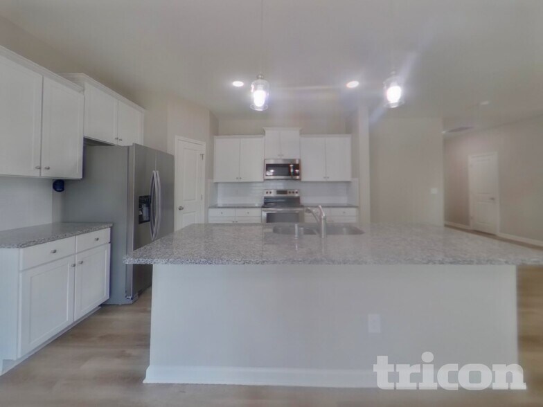 Building Photo - 126 Spring Knoll Dr