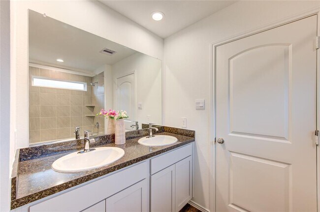 Building Photo - 24434 Elmwood Falls Dr