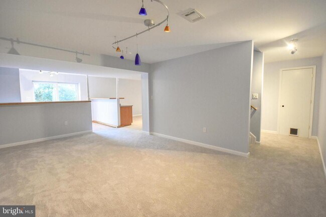 Building Photo - 42271 Bird Haven Dr