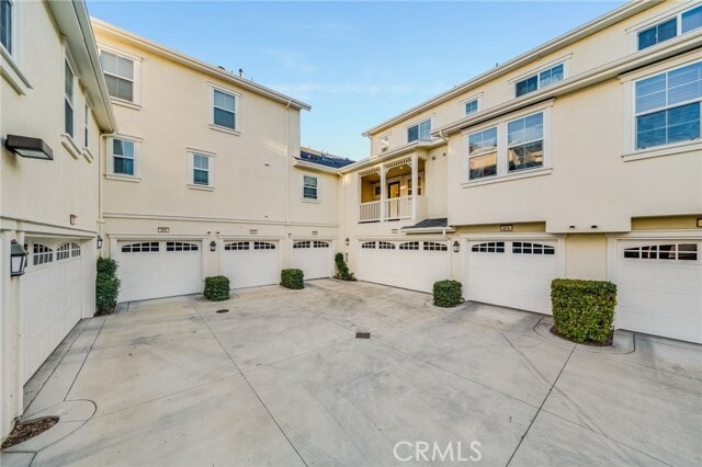 Building Photo - 814 Silk Tree