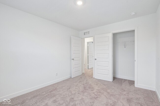 Building Photo - 15274 Farrington Rd