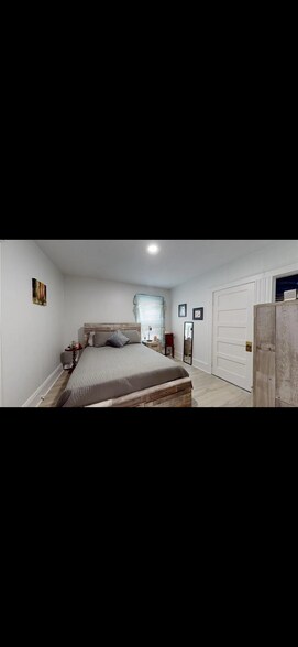 Building Photo - 163 Sabin St