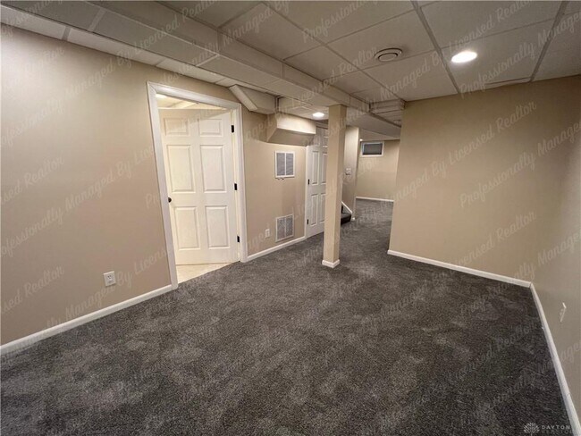Building Photo - 1131 Windsong Trail